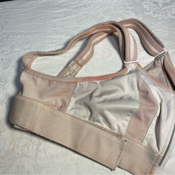 SHEFIT Ultimate Sports Bra in size Luxe (large) White, Tie Dyed in Great Shape - Picture 11 of 16